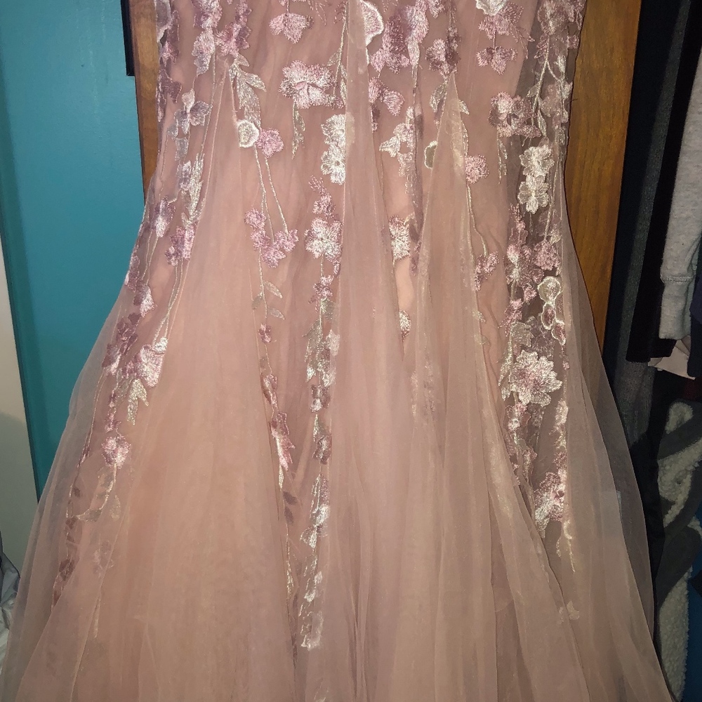 Prom Dress - Picture 5 of 8